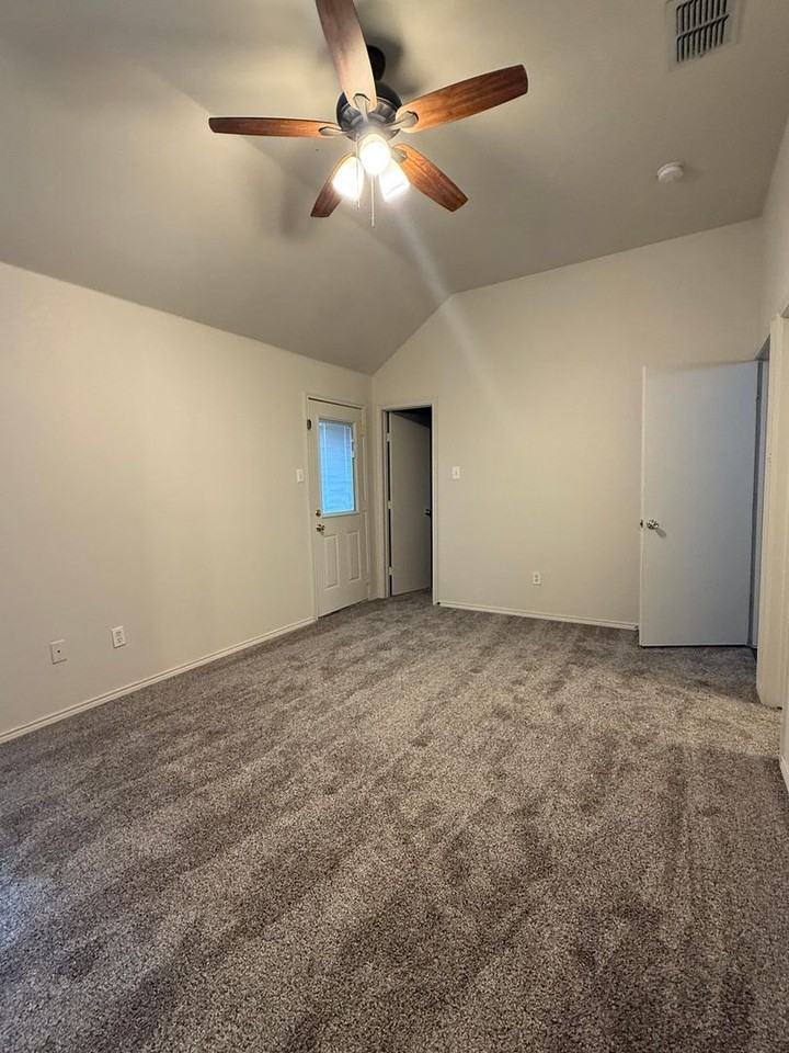 217 Rentz Place Cir - Photo 6 of 11