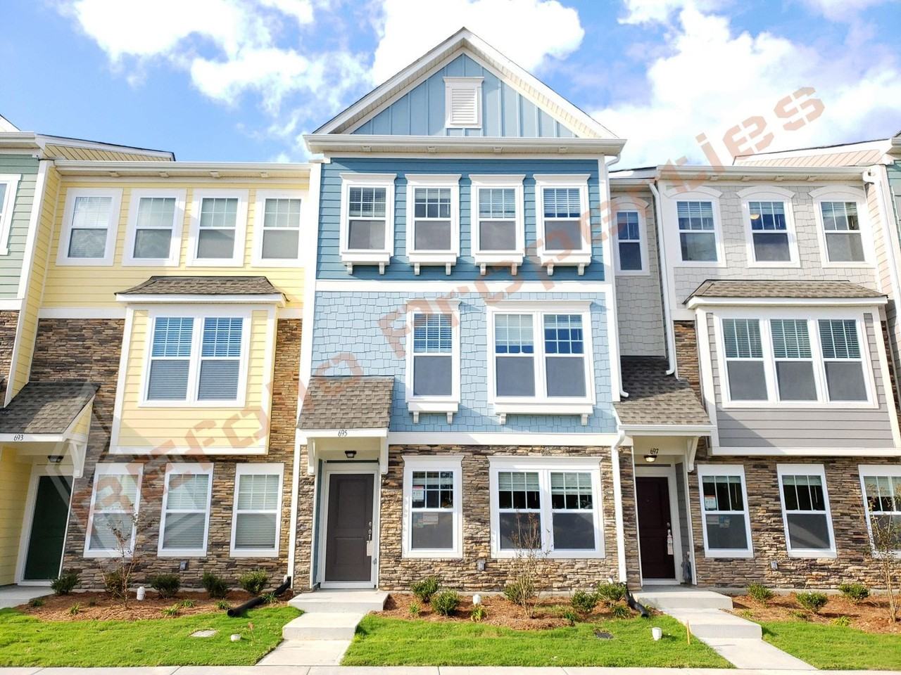 695 Grand Central Sta - Photo 2 of 29