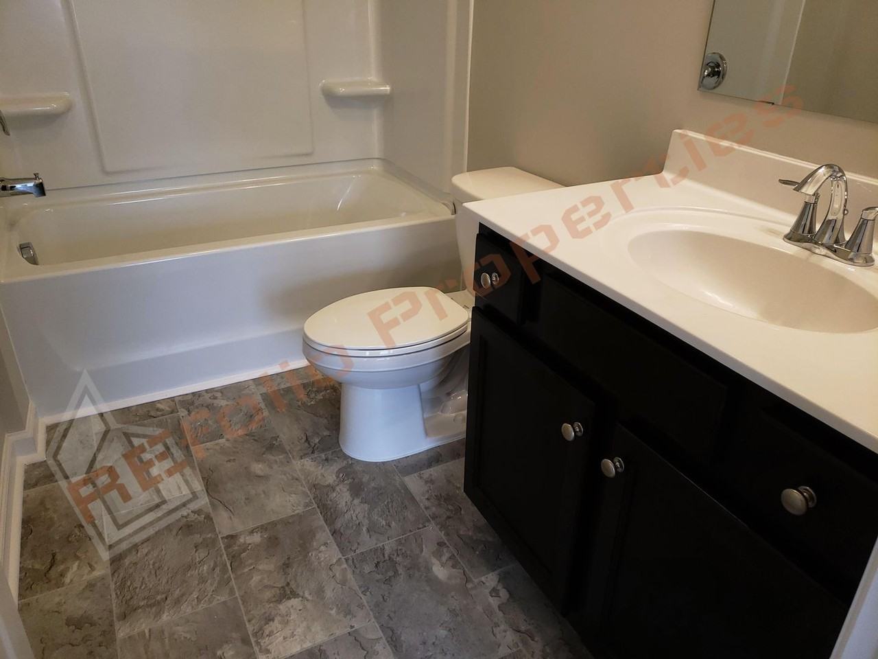 695 Grand Central Sta - Photo 5 of 29