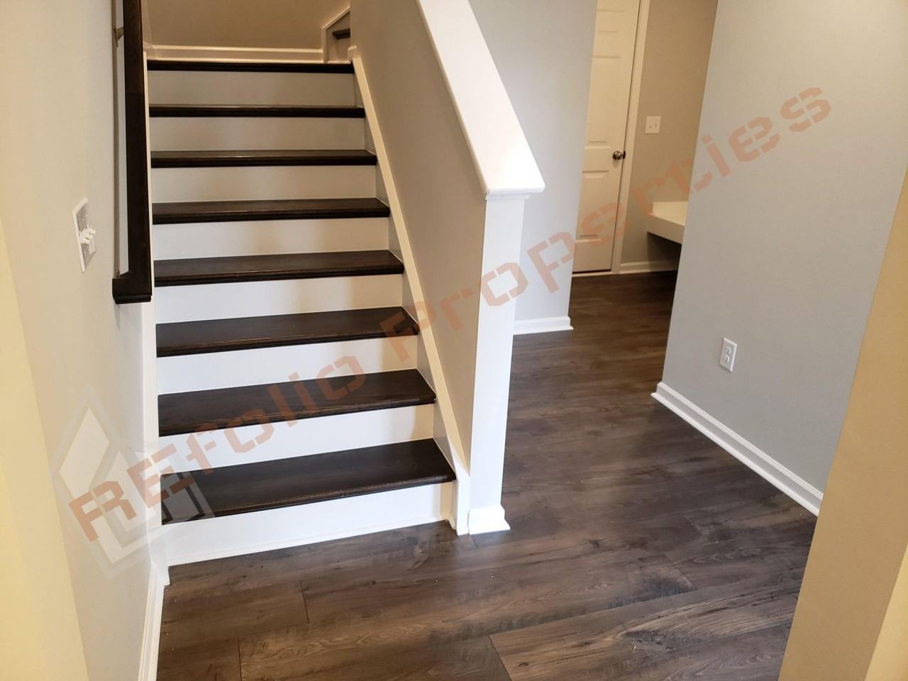 695 Grand Central Sta - Photo 6 of 29