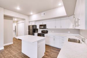 featured image of 1050 Hobbit St