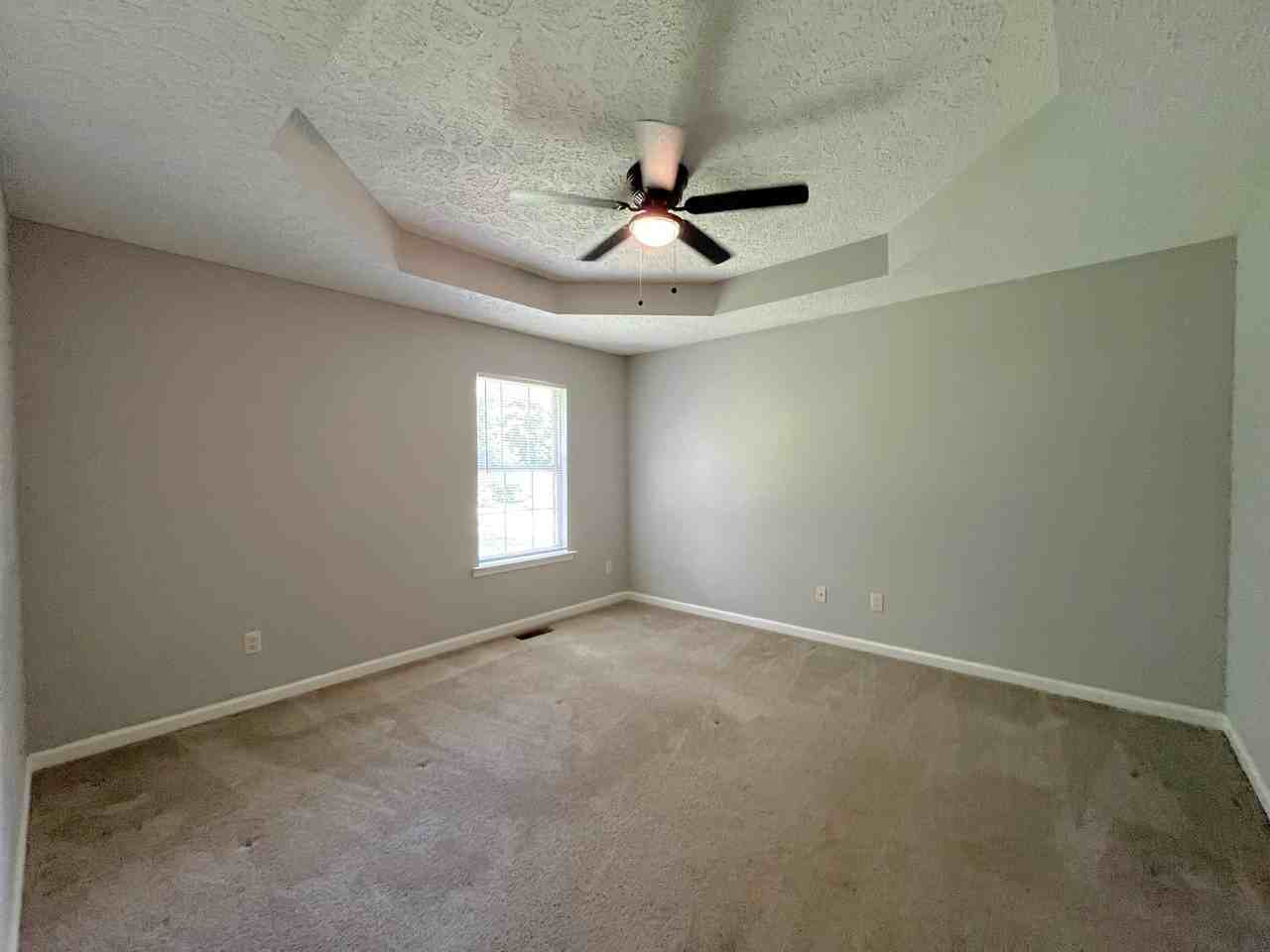 1035 Baxter Ave #3 - Photo 4 of 40