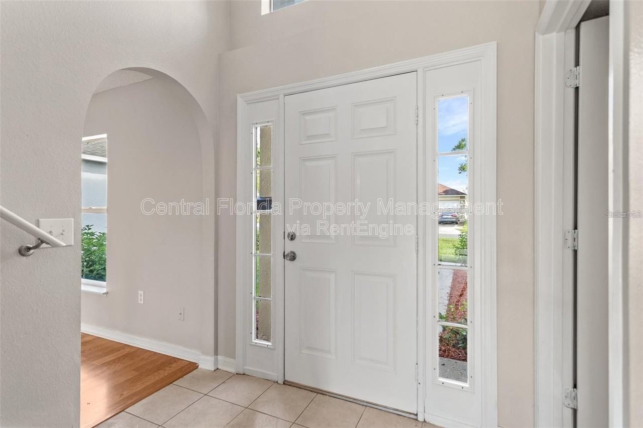 14126 Econ Woods Ln - Photo 3 of 32