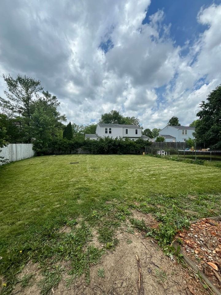 586 N 360 W - Photo 2 of 14