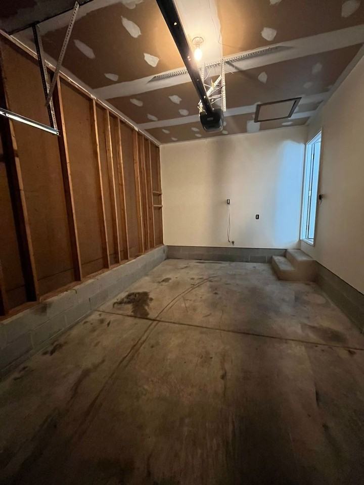 586 N 360 W - Photo 3 of 14