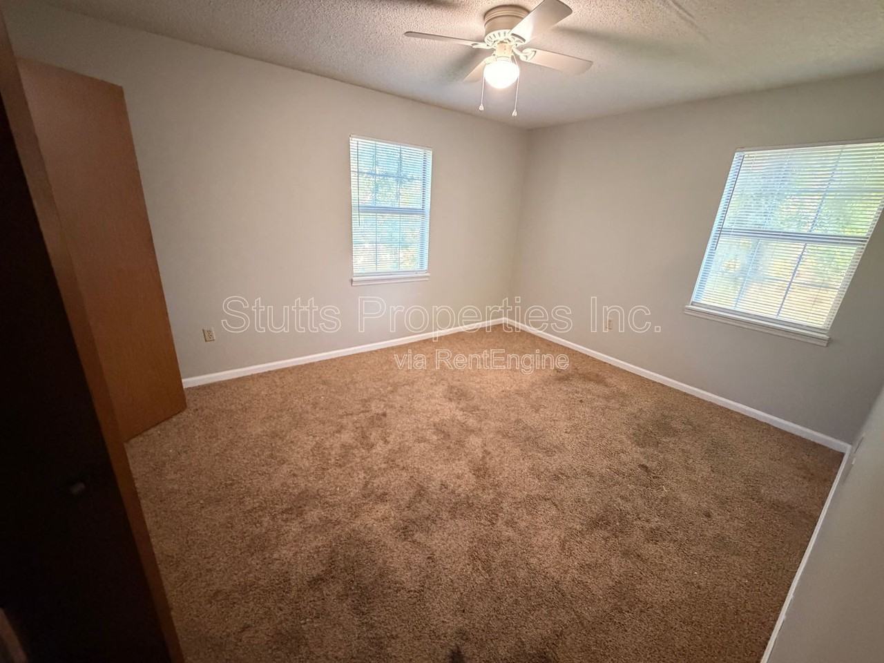 1825 Darby Dr #F9 - Photo 3 of 7