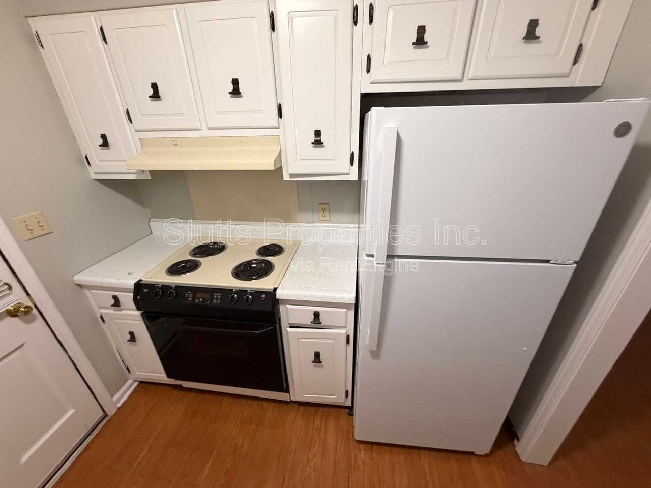 1825 Darby Dr #F9 - Photo 4 of 7