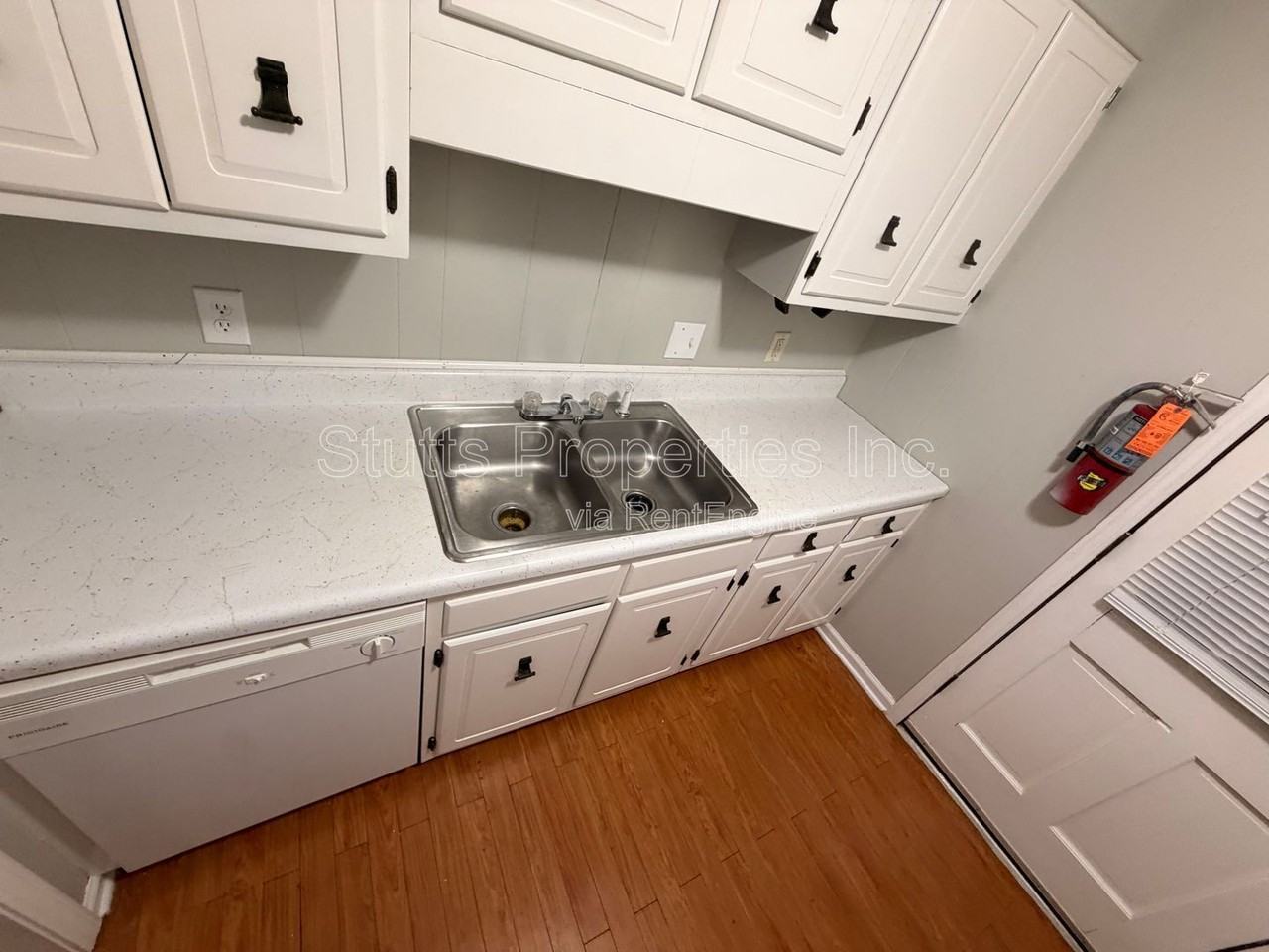 1825 Darby Dr #F9 - Photo 5 of 7