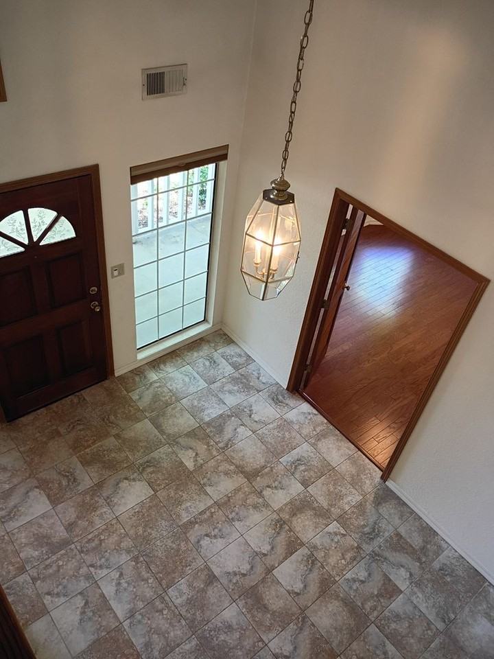 1014 Goss Ave - Photo 2 of 20