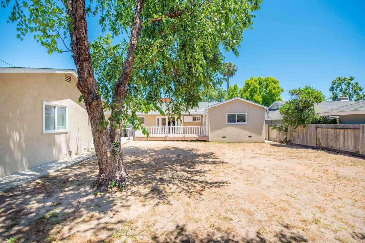 2150 S Thatcher Ct - Photo 3 of 12