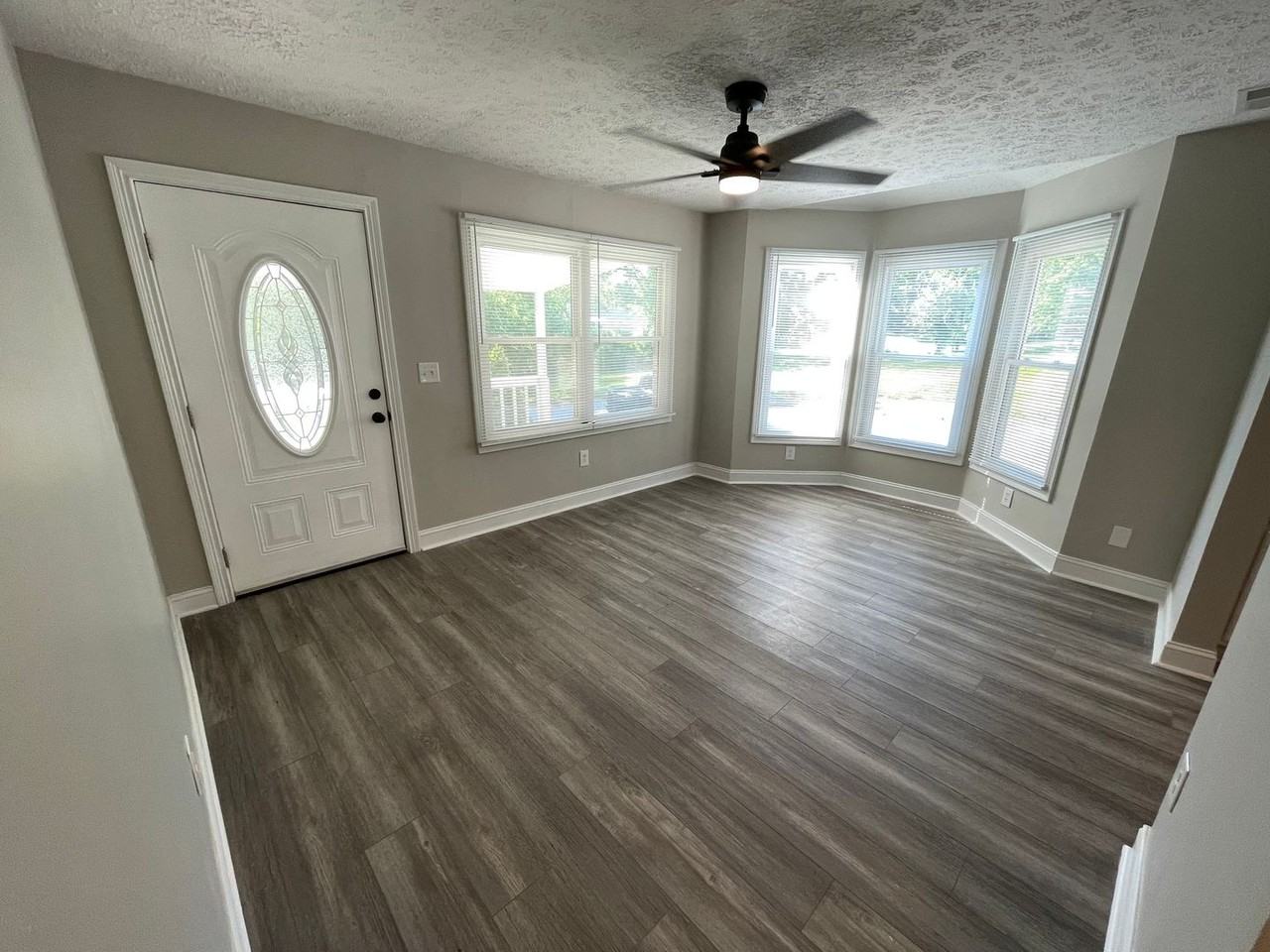 3114 Glenoa Rd - Photo 2 of 28