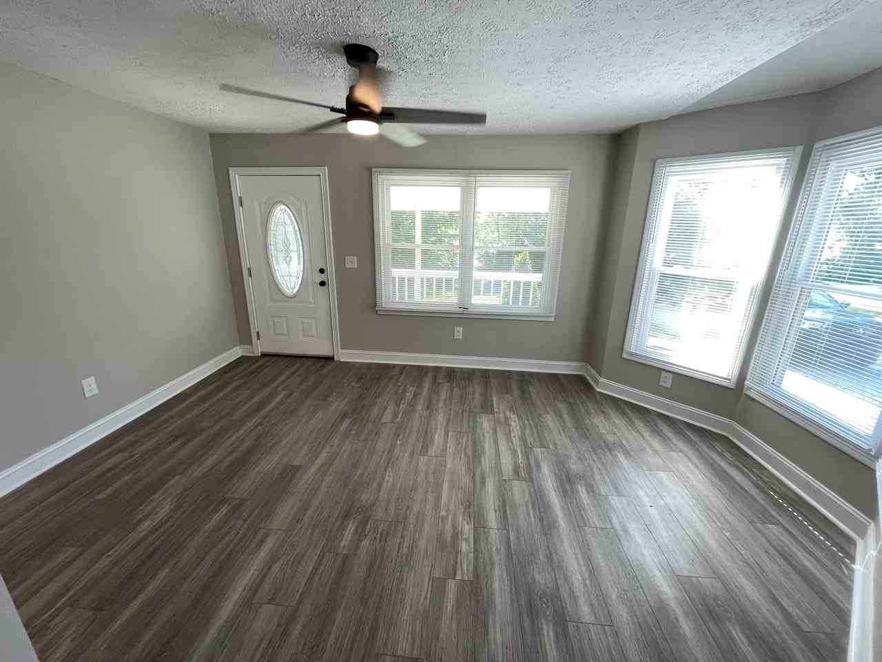 3114 Glenoa Rd - Photo 3 of 28