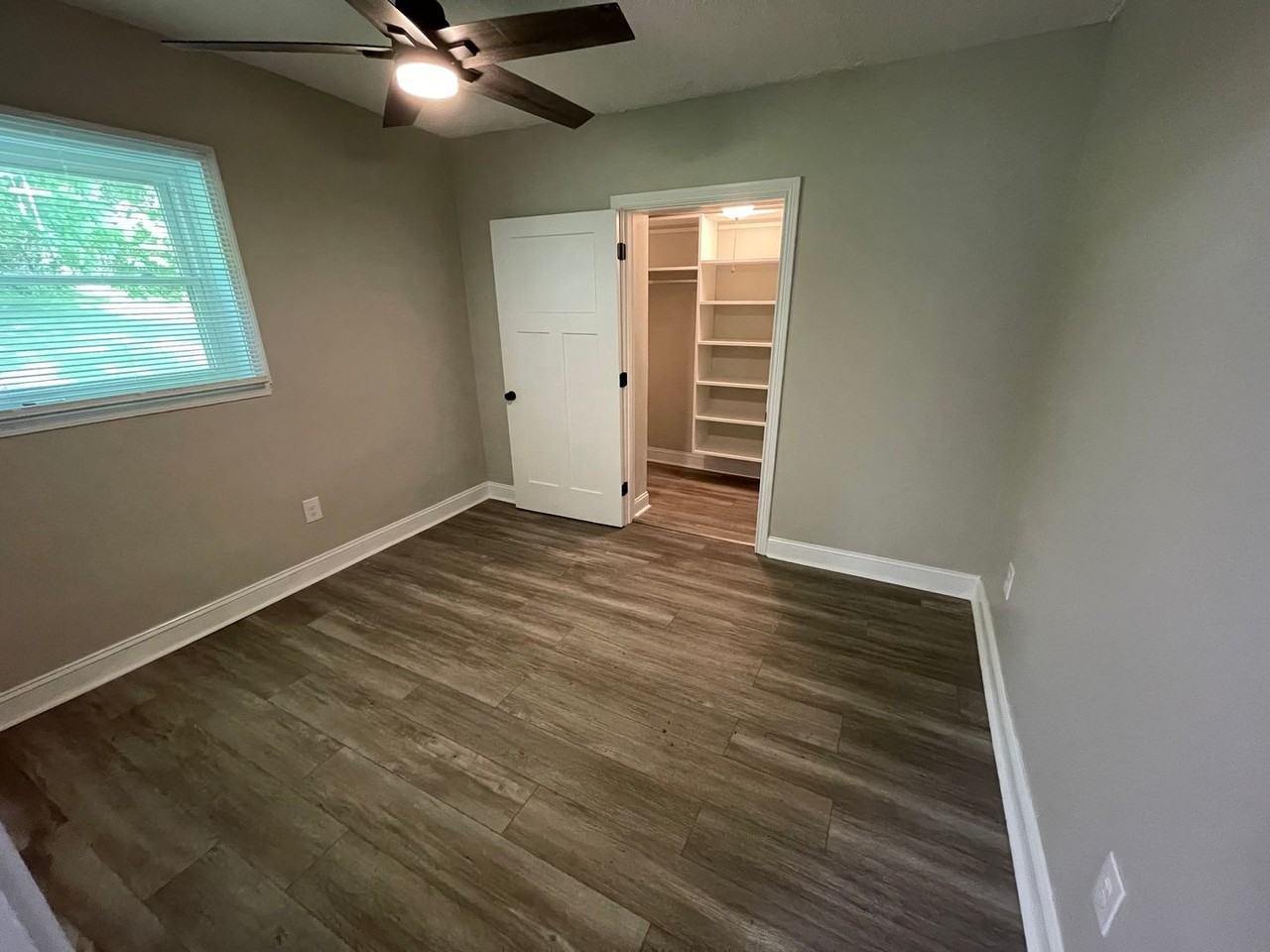 3114 Glenoa Rd - Photo 7 of 28