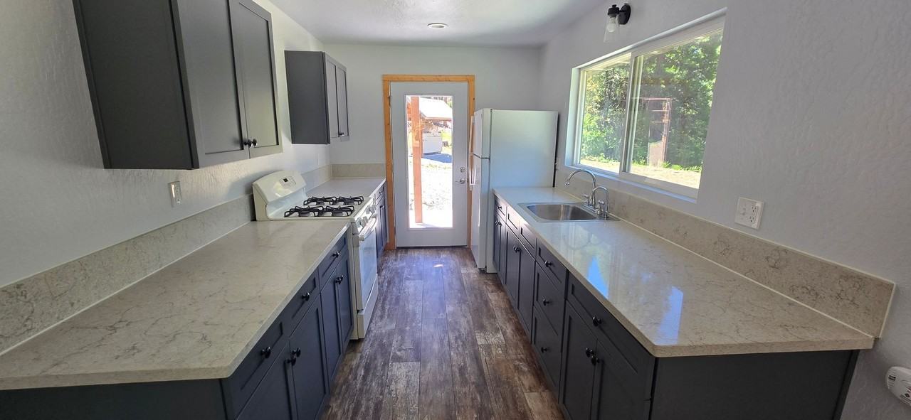 1670 Lakeside Trl - Photo 5 of 18