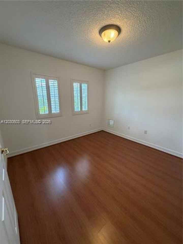 1520 N Marlowe Ave - Photo 6 of 22