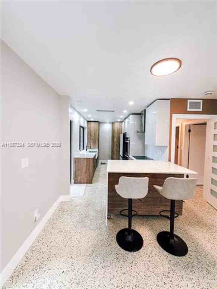 10 S 14th St #105 - Photo 5 of 26
