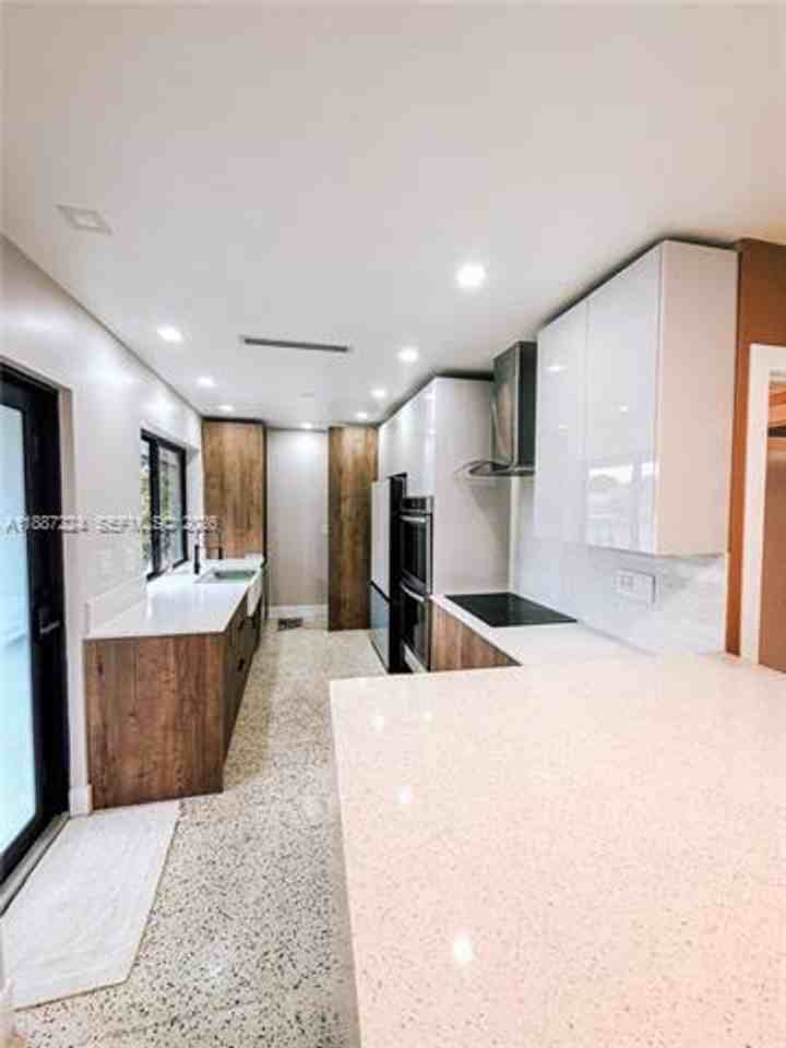 10 S 14th St #105 - Photo 6 of 26