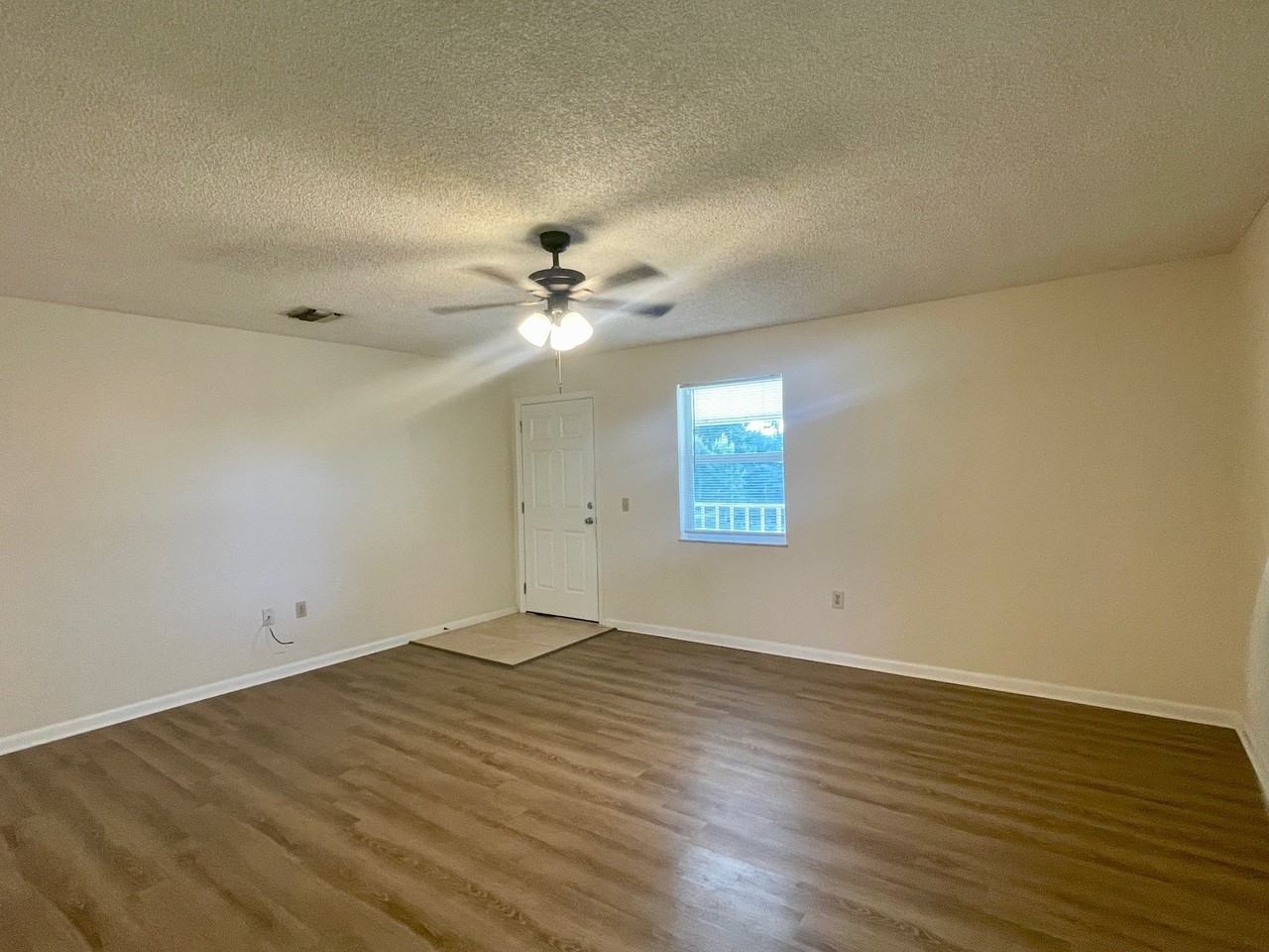 14907 Coldwater Ln - Photo 2 of 25