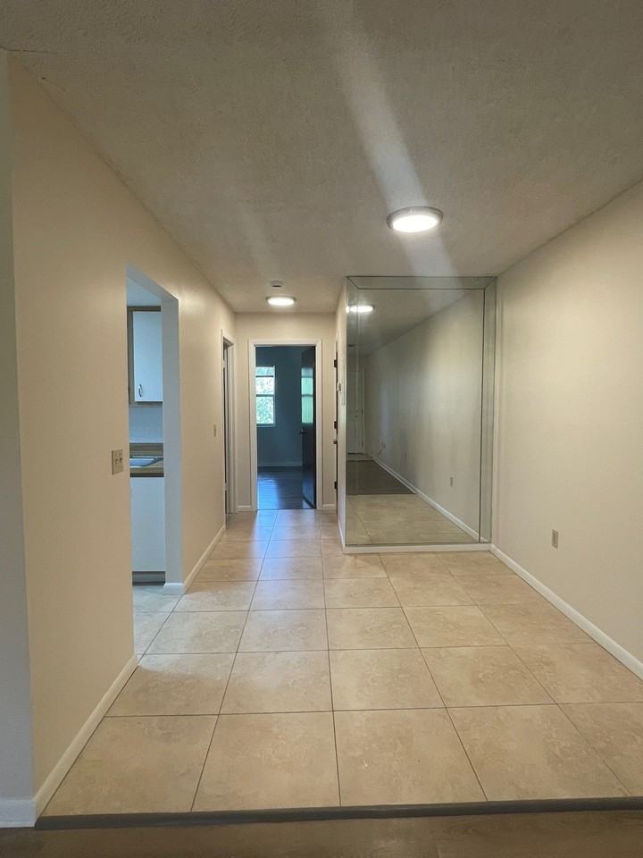 14907 Coldwater Ln - Photo 4 of 25