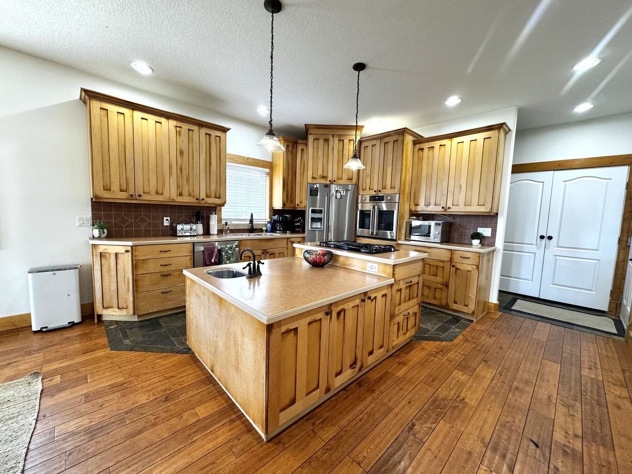 3264 W 4700 S - Photo 7 of 31