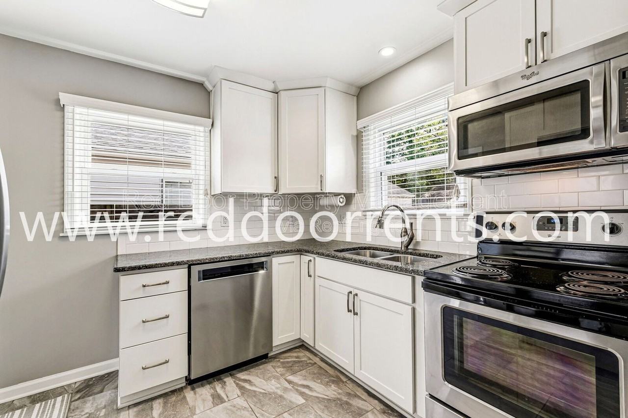 1723 Broad Ripple Ave - Photo 6 of 37
