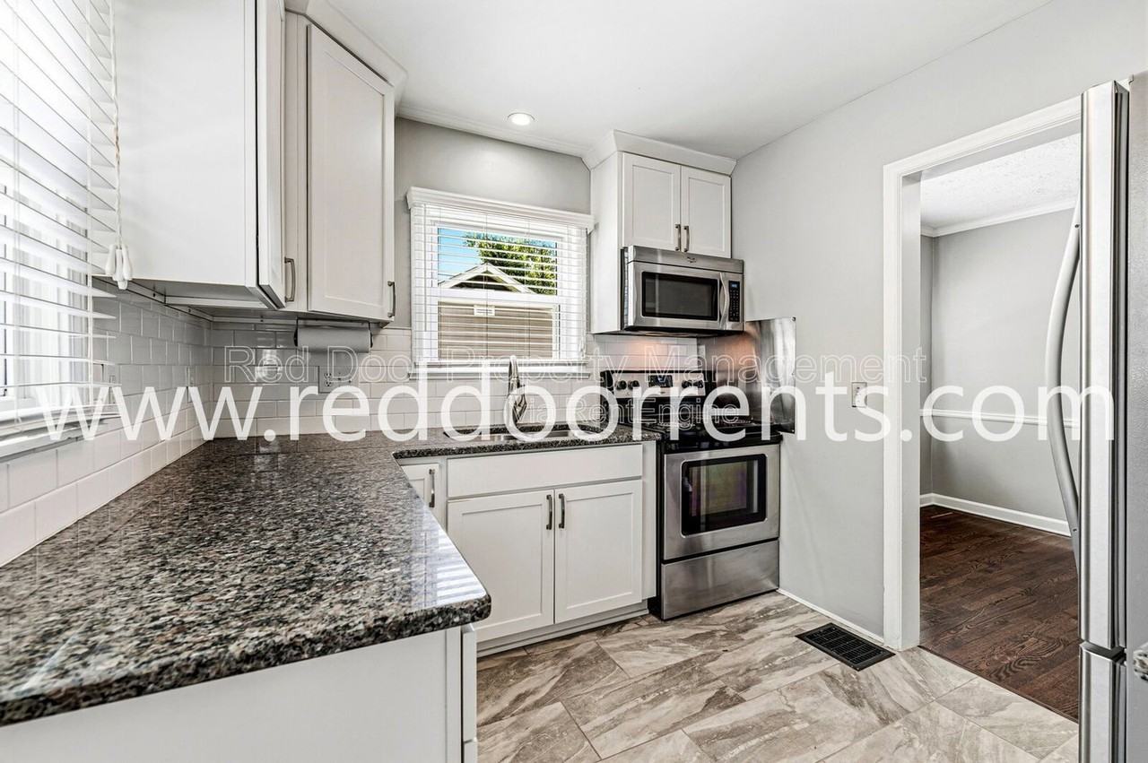 1723 Broad Ripple Ave - Photo 7 of 37