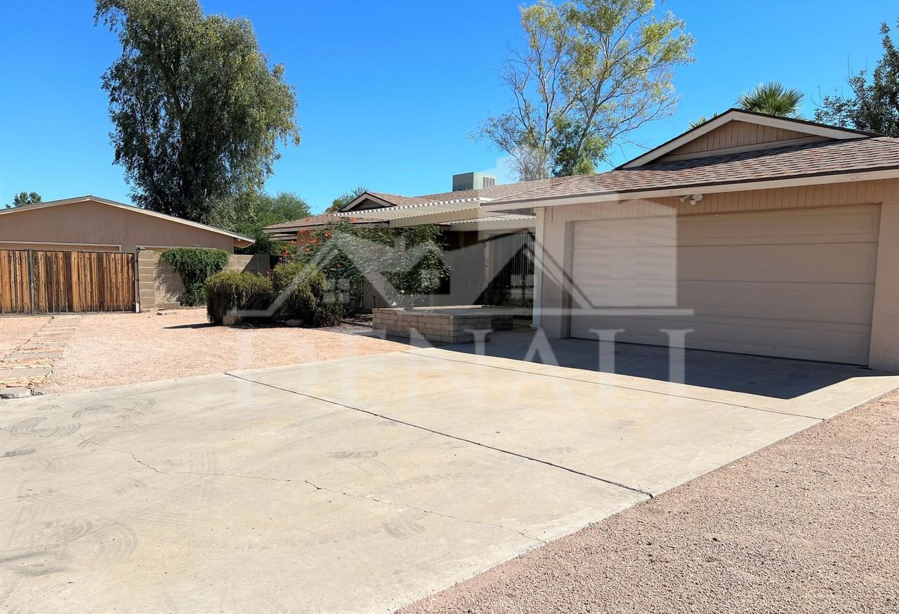 5129 E Emile Zola Ave - Photo 3 of 34