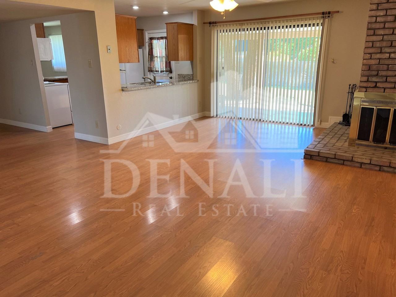 5129 E Emile Zola Ave - Photo 6 of 34