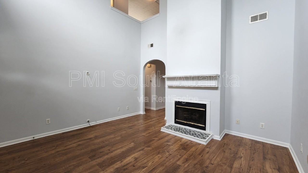 1673 Jackson Sq Nw - Photo 6 of 47