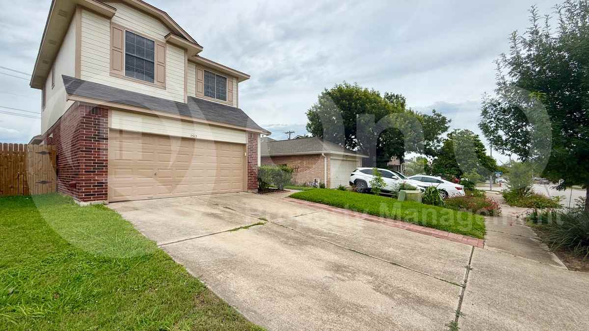 1512 Saint Leger St - Photo 2 of 25