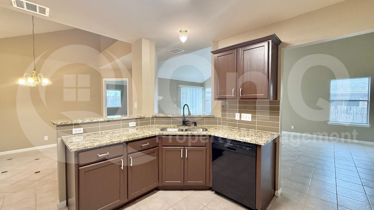 1512 Saint Leger St - Photo 6 of 25