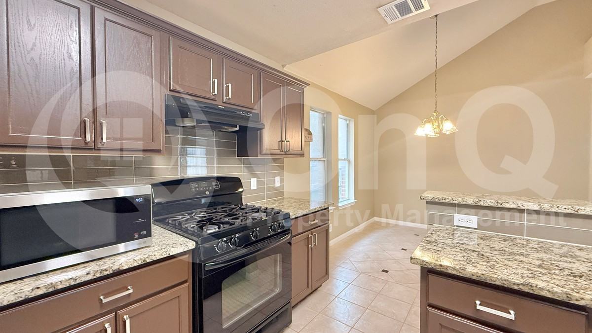1512 Saint Leger St - Photo 7 of 25
