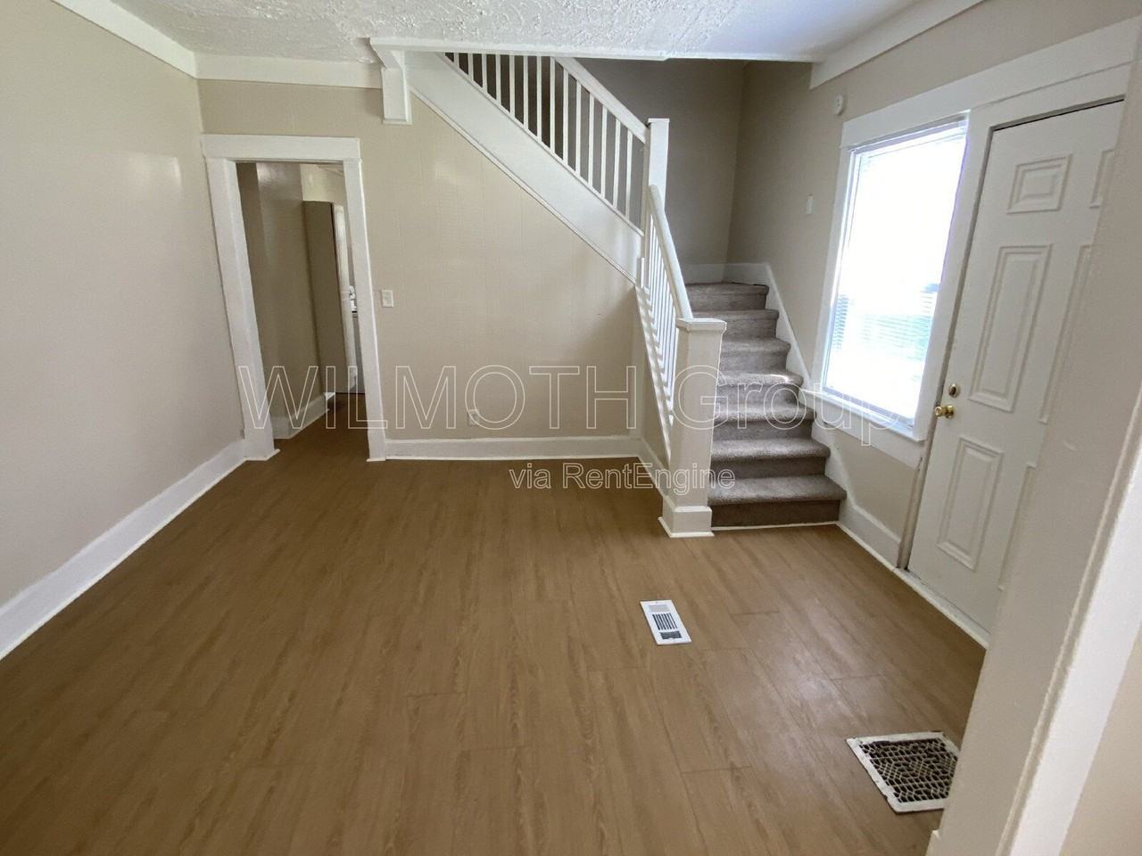 253 N Gray St - Photo 4 of 18