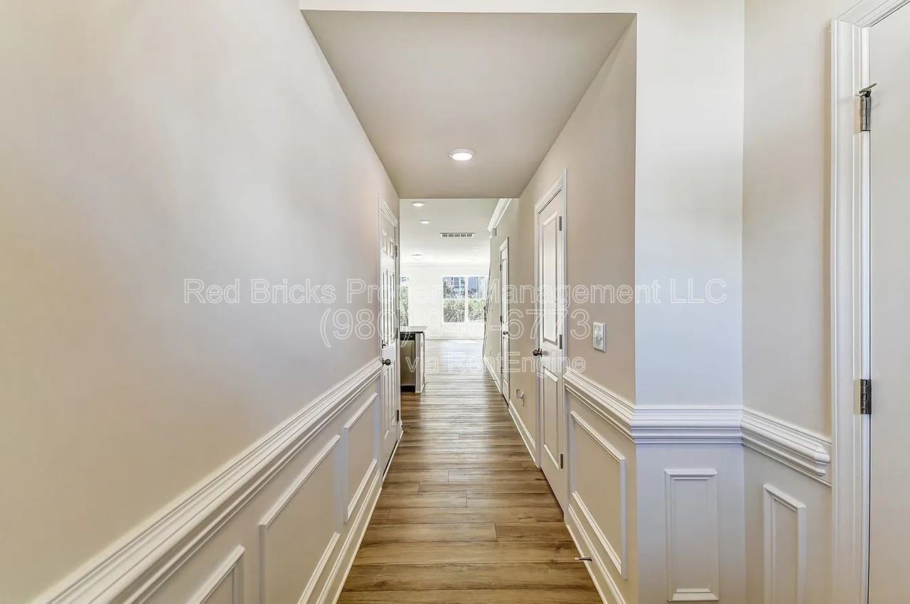 4023 Black Ct - Photo 5 of 41