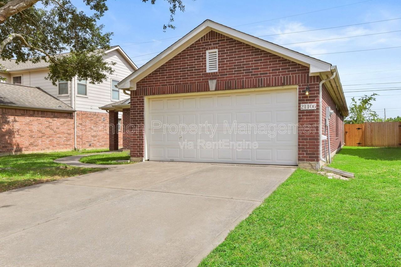 21106 Blackbluff Ct - Photo 2 of 27