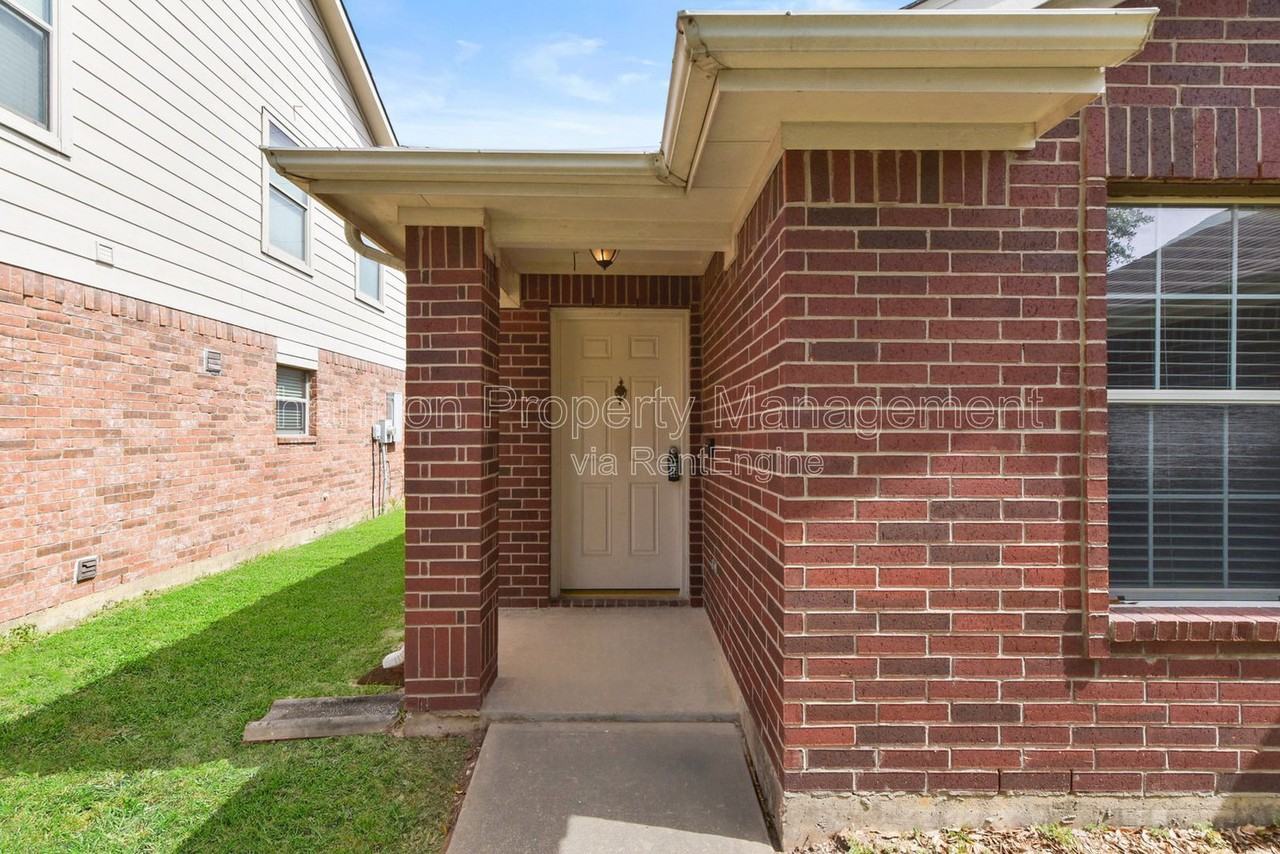 21106 Blackbluff Ct - Photo 3 of 27
