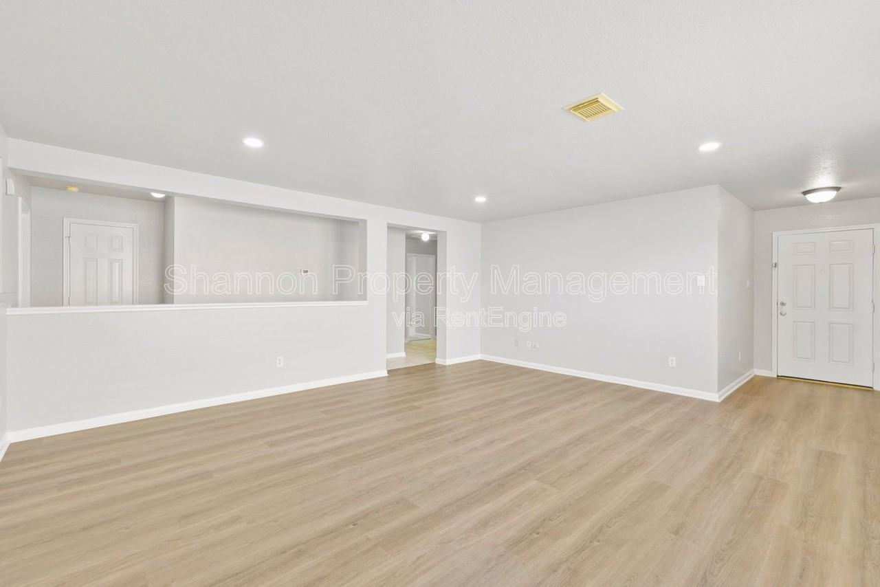 21106 Blackbluff Ct - Photo 4 of 27