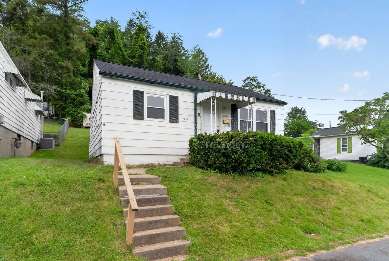 1533 Hoffman Ave - Photo 4 of 35