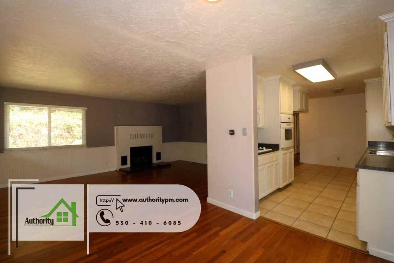 3040 Sharon Ave - Photo 6 of 21