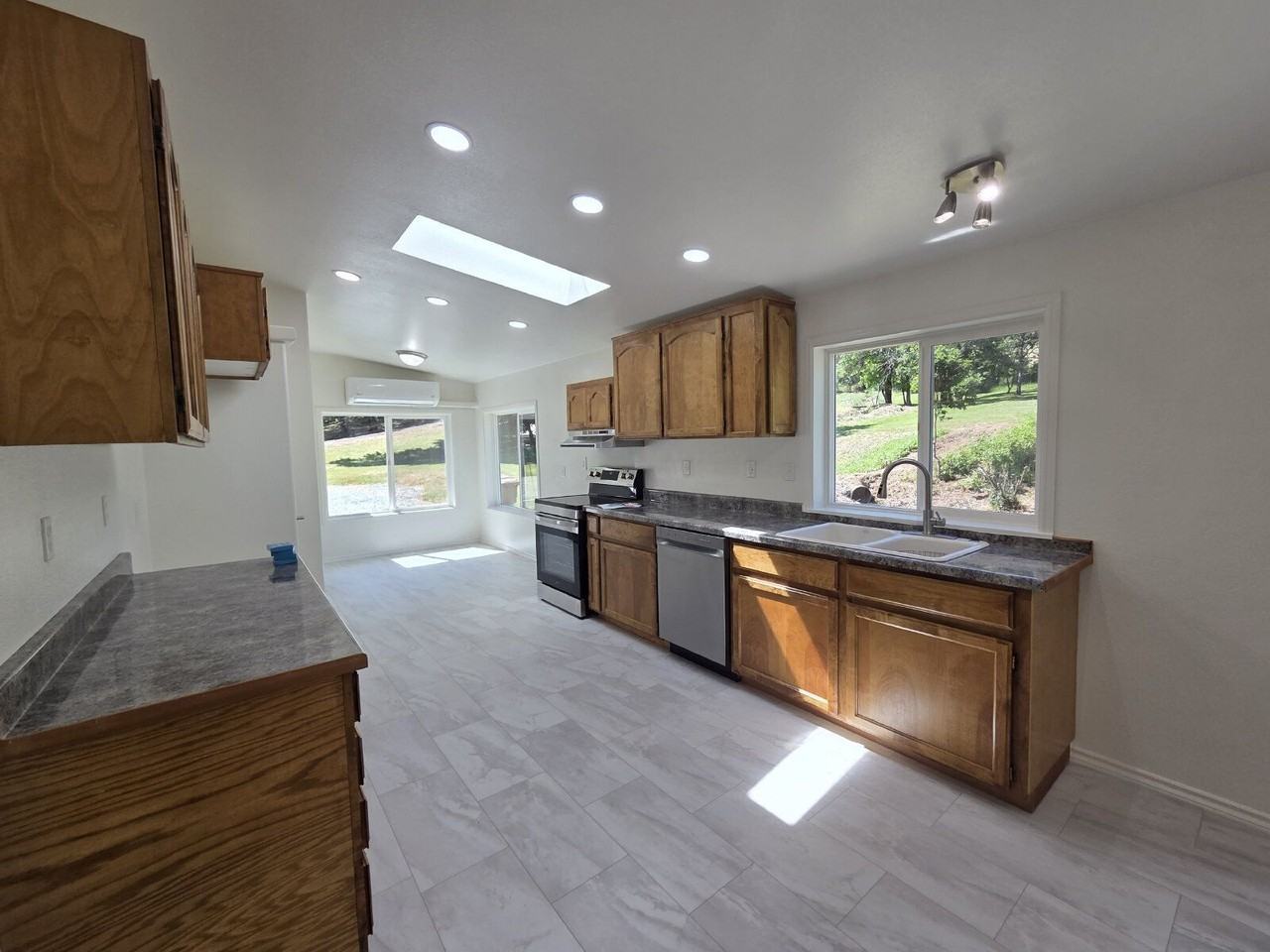 3950 Shoestring Rd - Photo 6 of 33