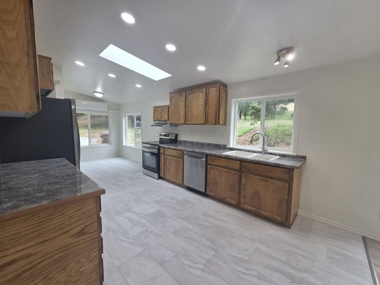 3950 Shoestring Rd - Photo 7 of 33