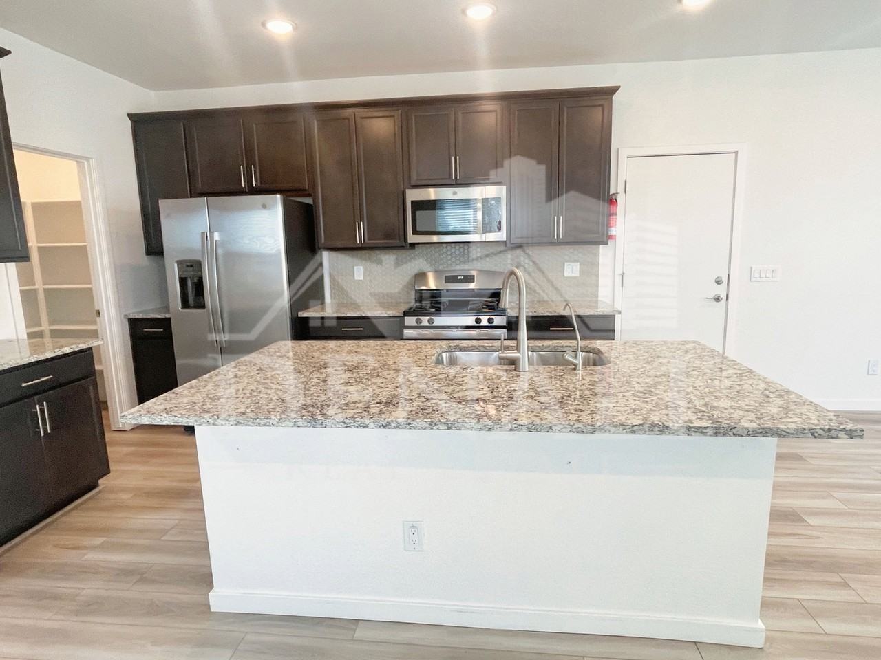 1365 W Bluejay Dr - Photo 6 of 26
