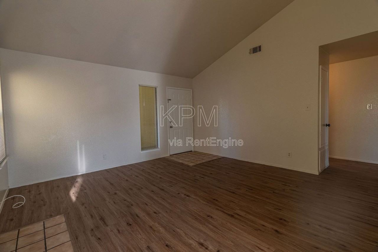 1311 W Century Blvd #42 - Photo 5 of 18