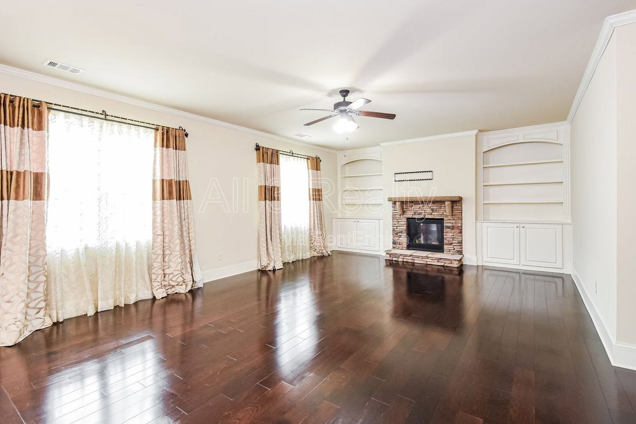 3738 Valley Spring Dr Nw - Photo 4 of 28