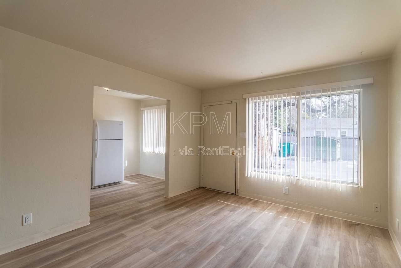 3814 N California St #3 - Photo 5 of 14