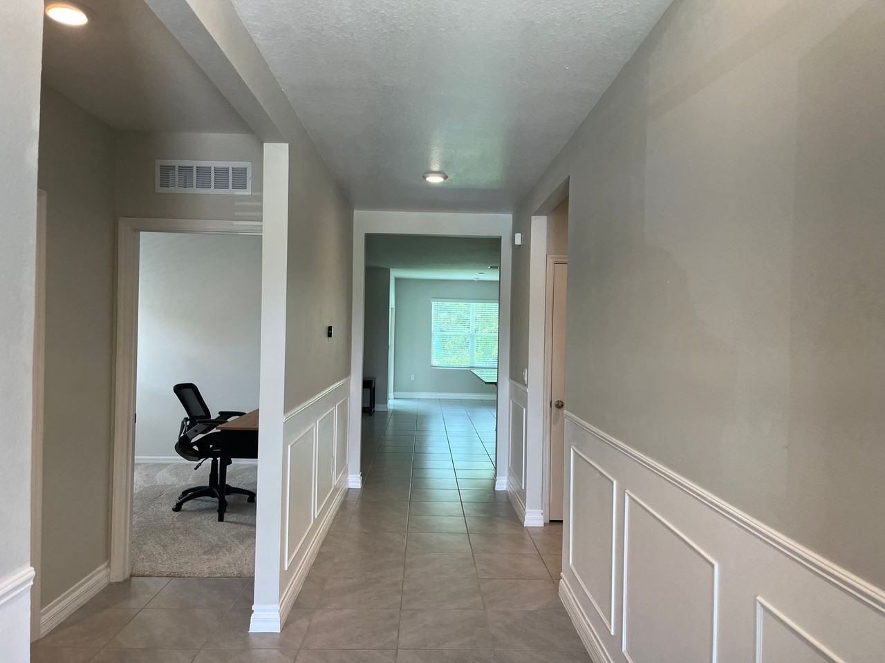 3031 Staten Dr - Photo 4 of 28