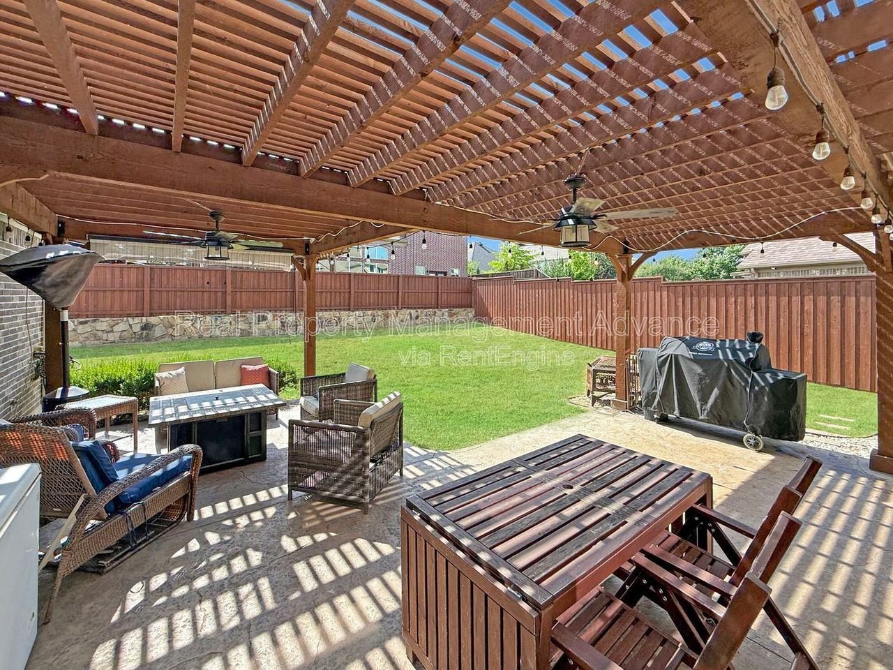 801 Renault Way - Photo 5 of 28