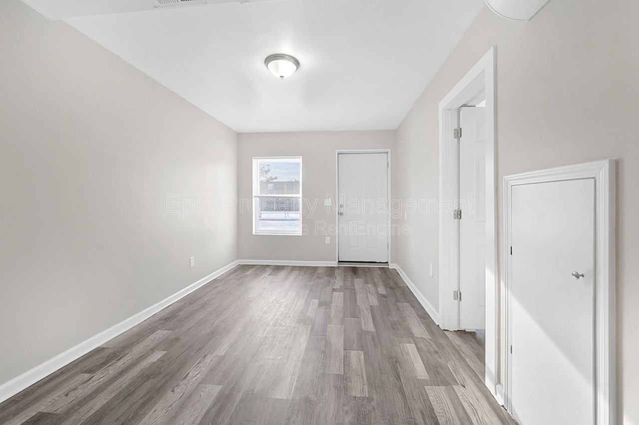 6739 Ford Ave - Photo 4 of 9