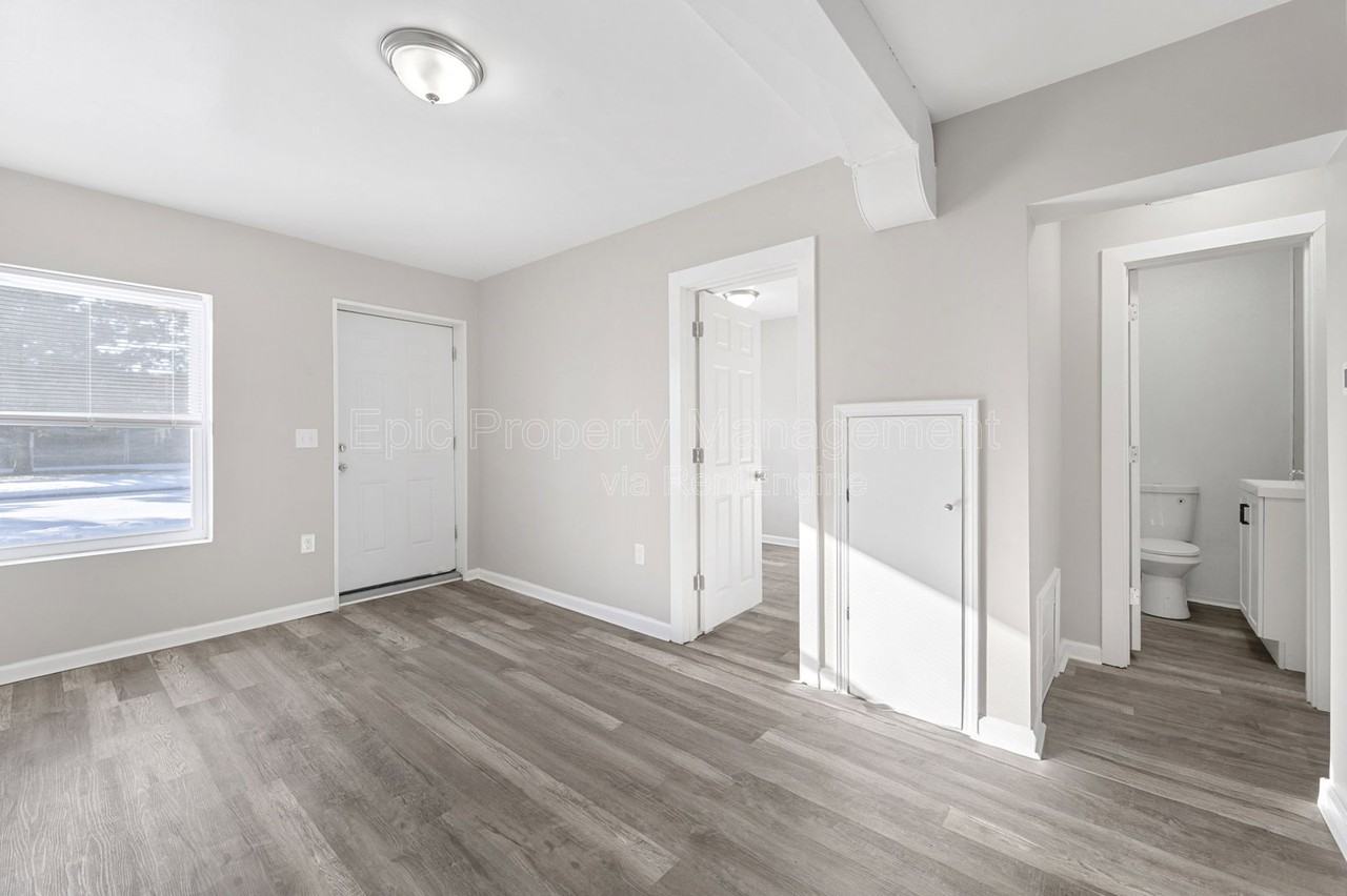 6739 Ford Ave - Photo 5 of 9