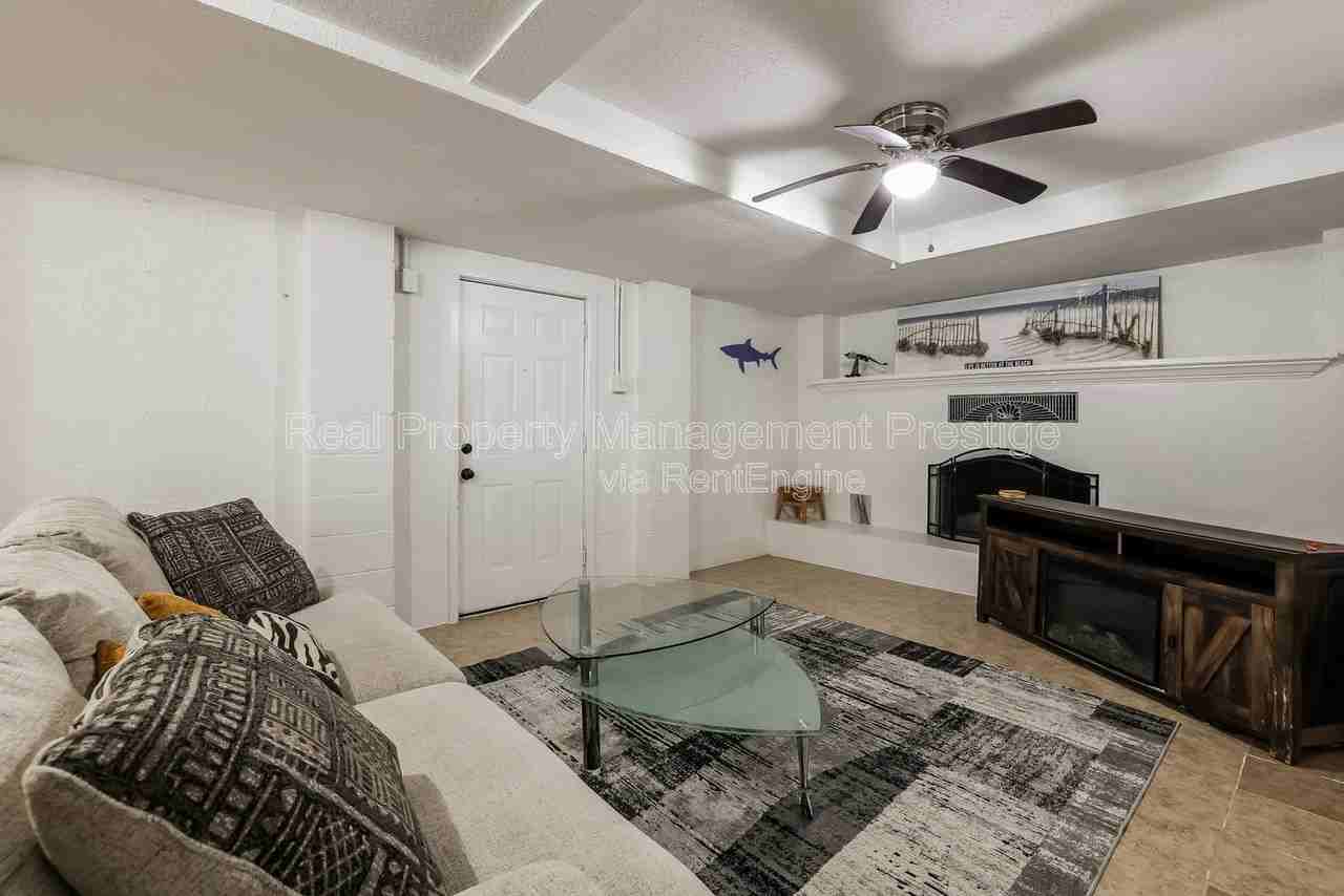 2219 72nd St #B - Photo 2 of 10